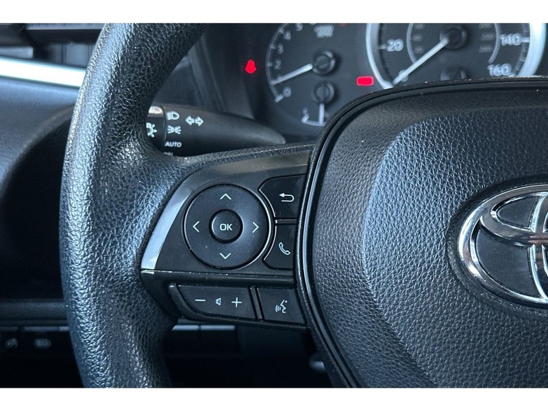 Toyota Corolla Vehicle Full-screen Gallery Image 24