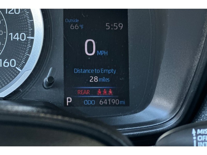 Toyota Corolla Vehicle Full-screen Gallery Image 27
