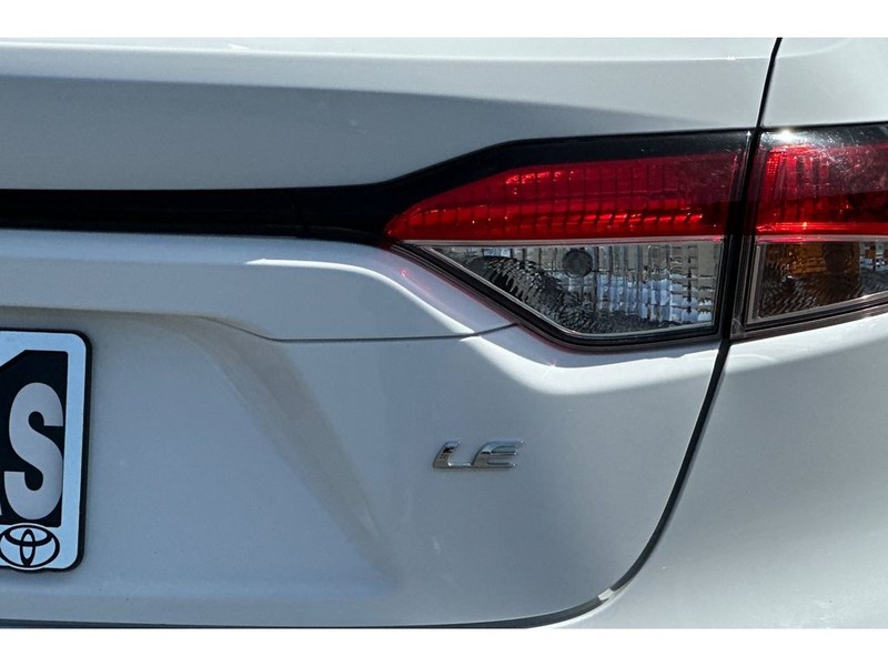 Toyota Corolla Vehicle Full-screen Gallery Image 30