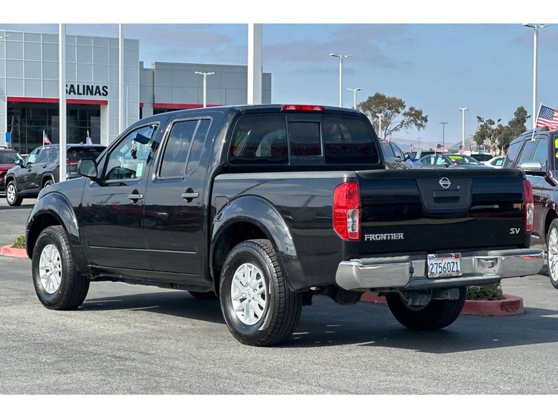 Nissan Frontier Vehicle Full-screen Gallery Image 06