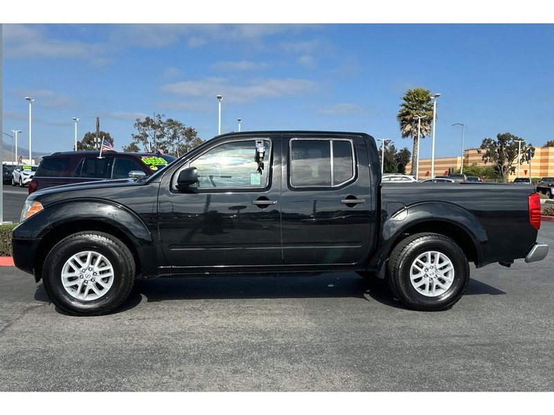 Nissan Frontier Vehicle Full-screen Gallery Image 07