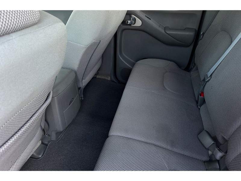 Nissan Frontier Vehicle Full-screen Gallery Image 13