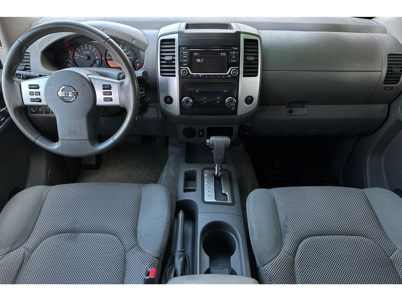 Nissan Frontier Vehicle Full-screen Gallery Image 14