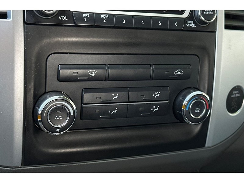 Nissan Frontier Vehicle Full-screen Gallery Image 20