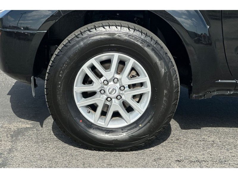 Nissan Frontier Vehicle Full-screen Gallery Image 28