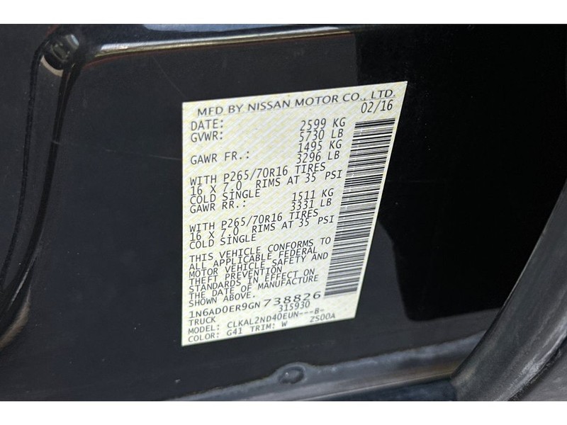 Nissan Frontier Vehicle Full-screen Gallery Image 31