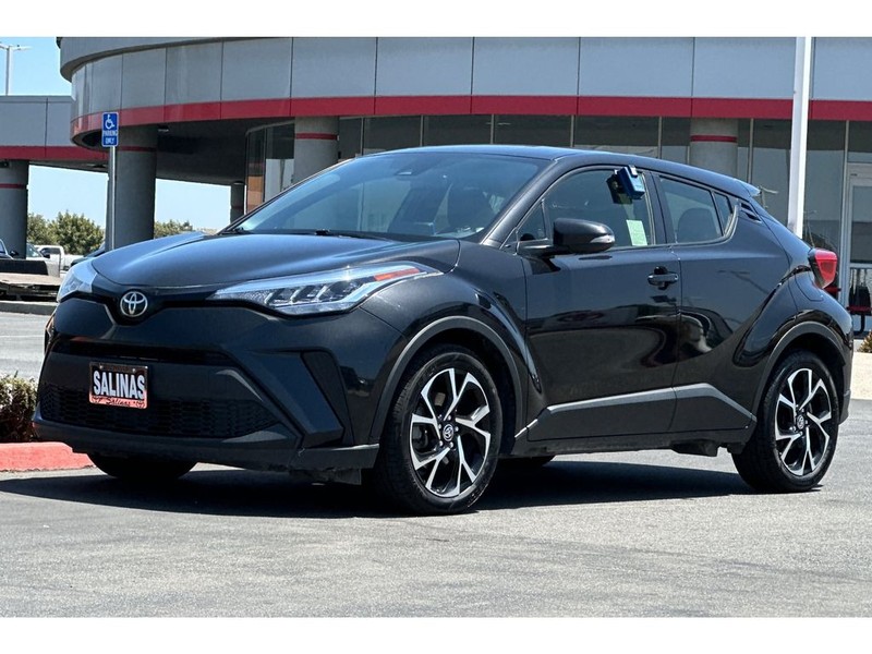 Toyota C-HR Vehicle Full-screen Gallery Image 08