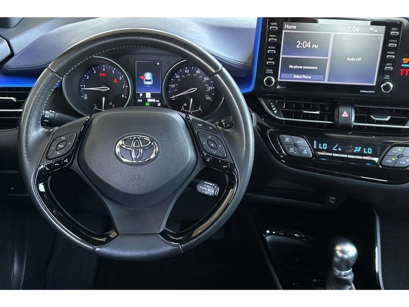 Toyota C-HR Vehicle Full-screen Gallery Image 15