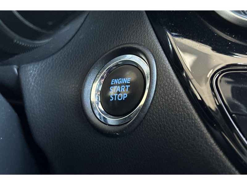 Toyota C-HR Vehicle Full-screen Gallery Image 24