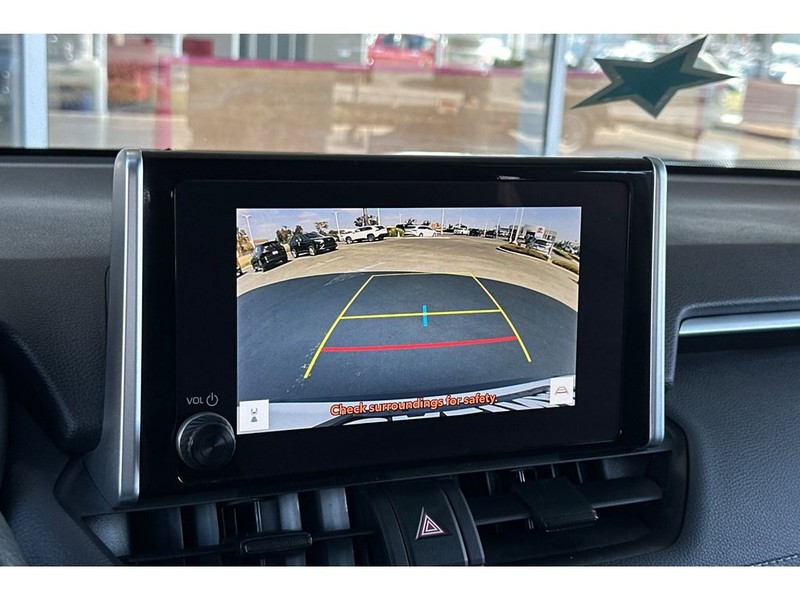 Toyota RAV4 Vehicle Full-screen Gallery Image 22