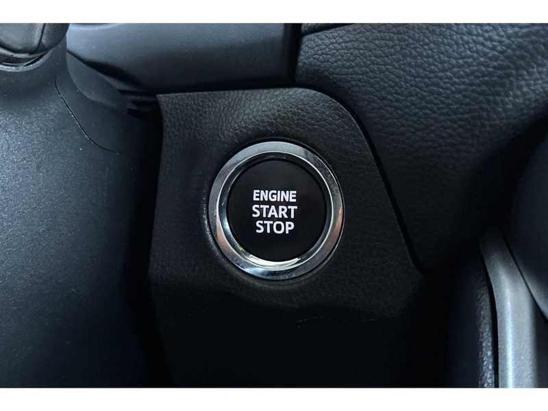 Toyota RAV4 Vehicle Full-screen Gallery Image 25