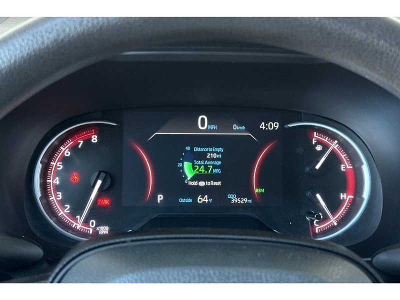 Toyota RAV4 Vehicle Full-screen Gallery Image 29