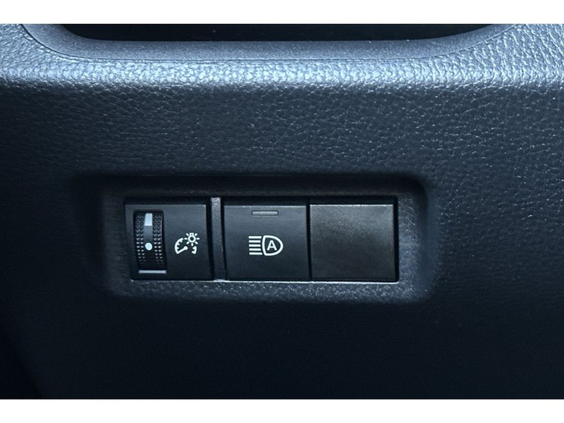 Toyota RAV4 Vehicle Full-screen Gallery Image 31
