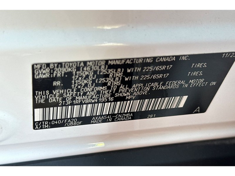 Toyota RAV4 Vehicle Full-screen Gallery Image 34
