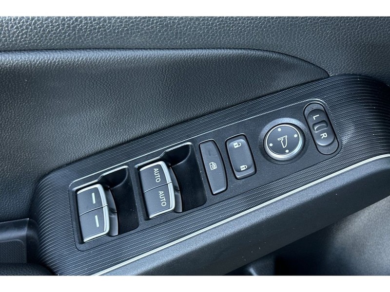 Honda Civic Vehicle Full-screen Gallery Image 12