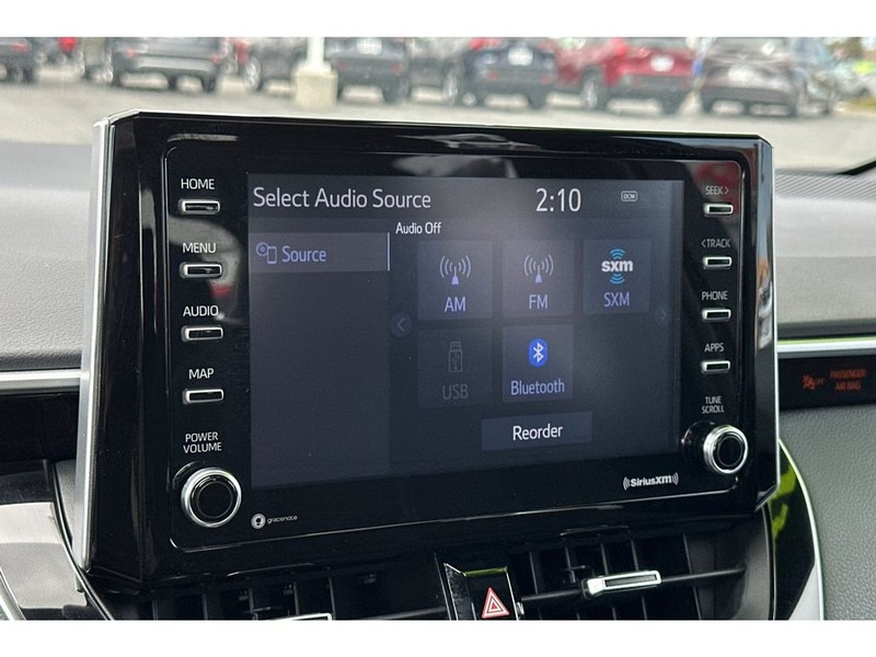 Toyota Corolla Vehicle Full-screen Gallery Image 19