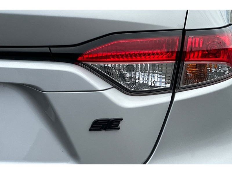 Toyota Corolla Vehicle Full-screen Gallery Image 31