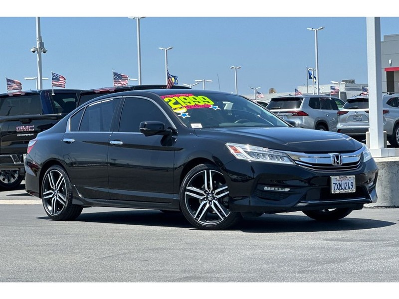 Honda Accord Vehicle Full-screen Gallery Image 02