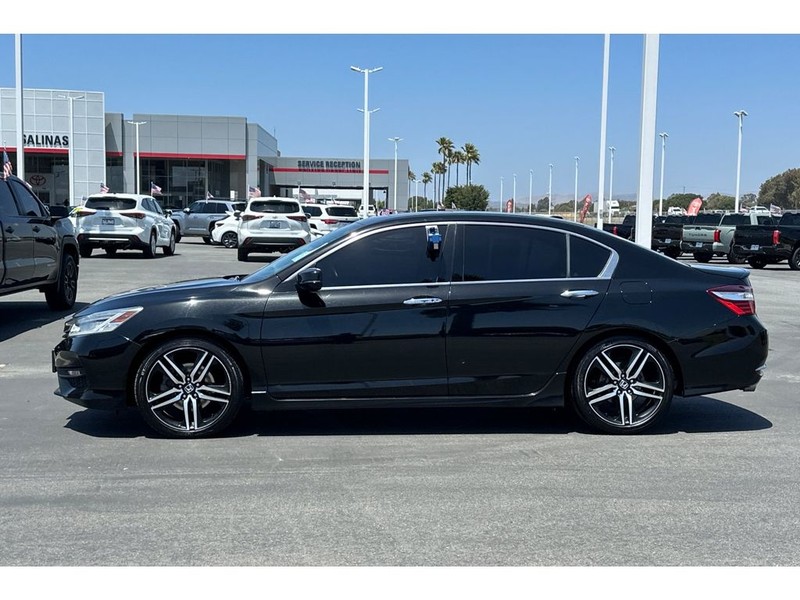 Honda Accord Vehicle Full-screen Gallery Image 07