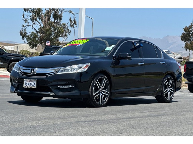 Honda Accord Vehicle Full-screen Gallery Image 08