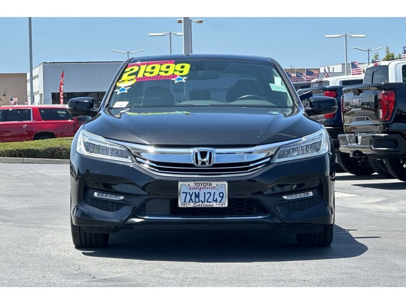 Honda Accord Vehicle Full-screen Gallery Image 09