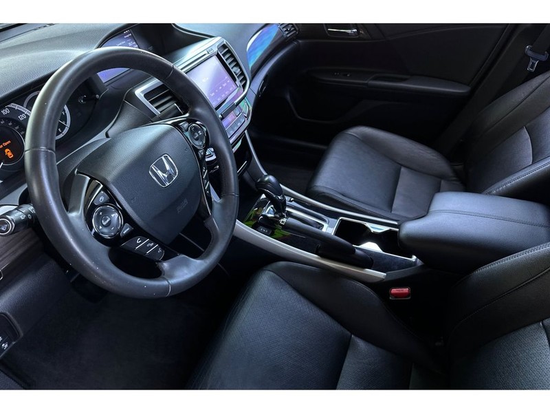 Honda Accord Vehicle Full-screen Gallery Image 10