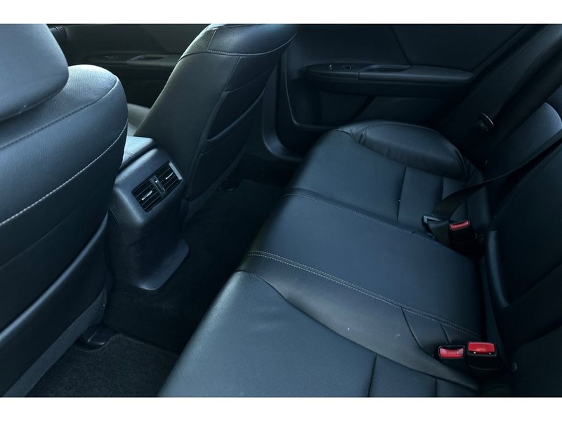 Honda Accord Vehicle Full-screen Gallery Image 13