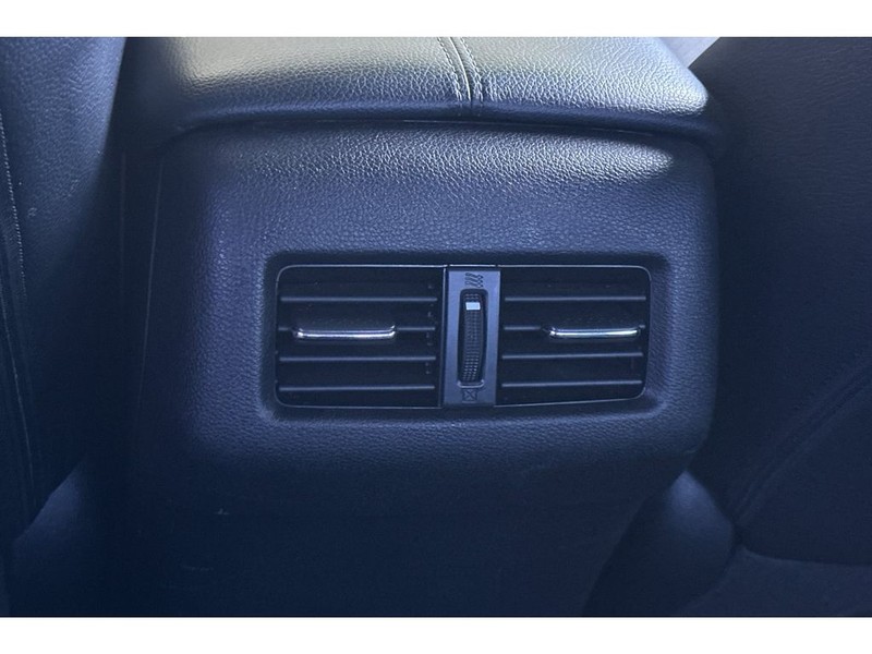 Honda Accord Vehicle Full-screen Gallery Image 14