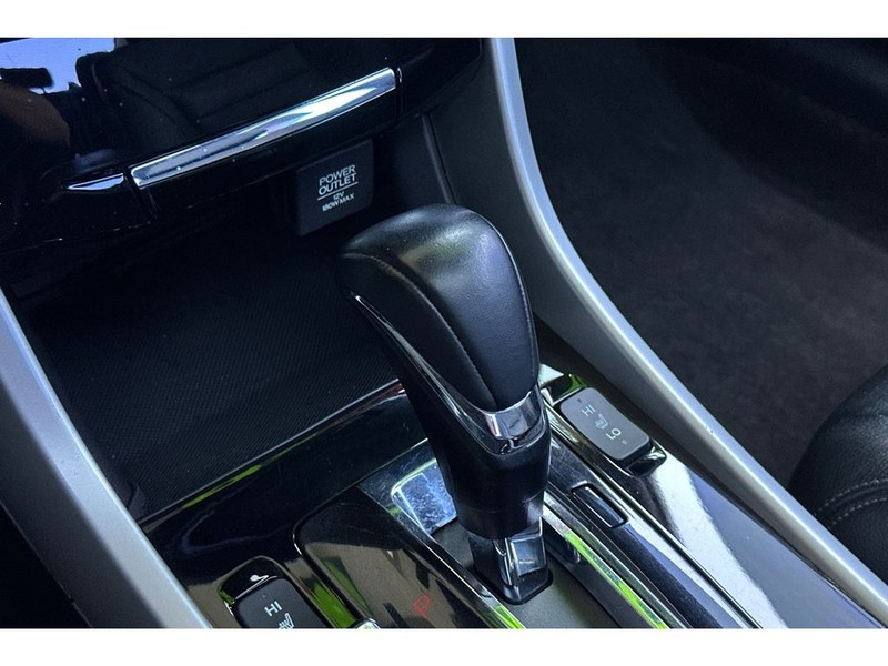 Honda Accord Vehicle Full-screen Gallery Image 23