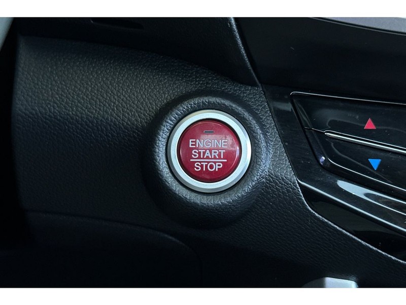 Honda Accord Vehicle Full-screen Gallery Image 24