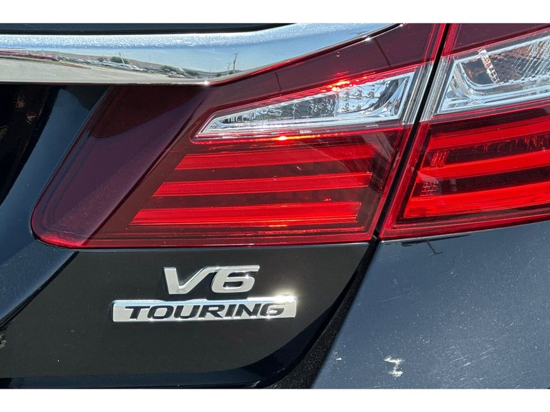 Honda Accord Vehicle Full-screen Gallery Image 32