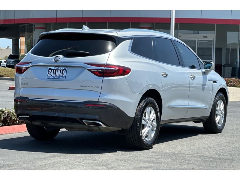 Buick Enclave Vehicle Full-screen Gallery Image 04