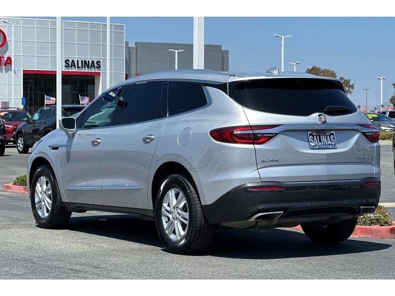 Buick Enclave Vehicle Full-screen Gallery Image 06