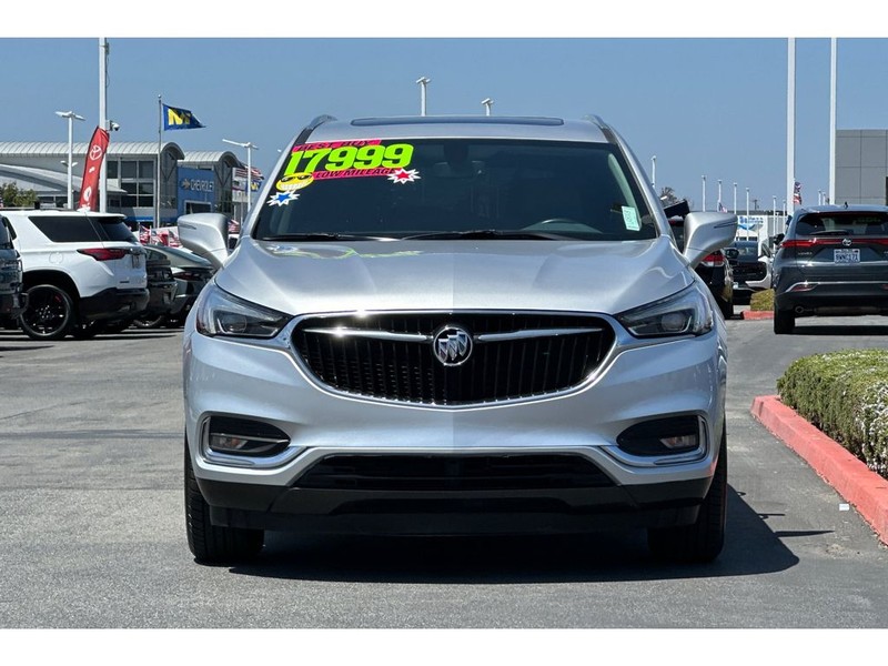 Buick Enclave Vehicle Full-screen Gallery Image 09
