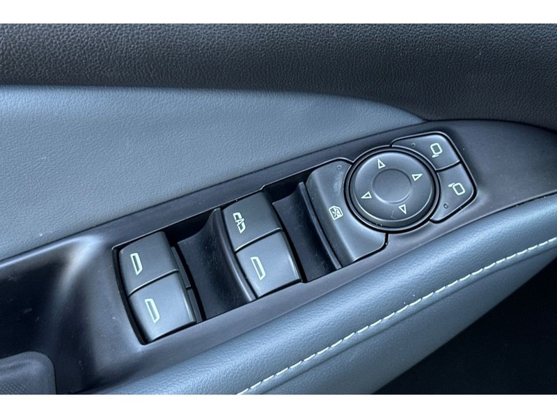 Buick Enclave Vehicle Full-screen Gallery Image 12