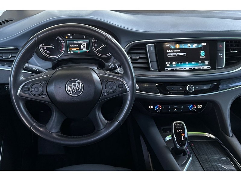 Buick Enclave Vehicle Full-screen Gallery Image 16