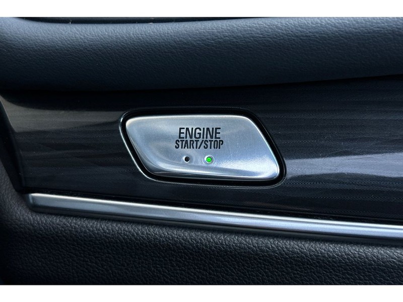 Buick Enclave Vehicle Full-screen Gallery Image 25