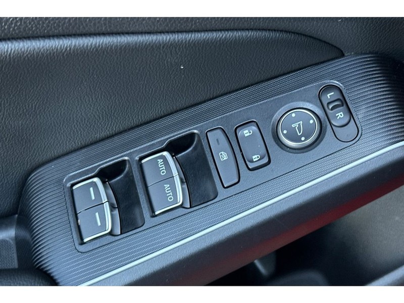 Honda Civic Hybrid Vehicle Full-screen Gallery Image 12