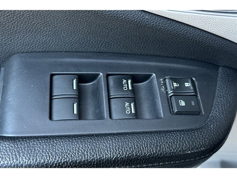 Honda Pilot Vehicle Full-screen Gallery Image 12