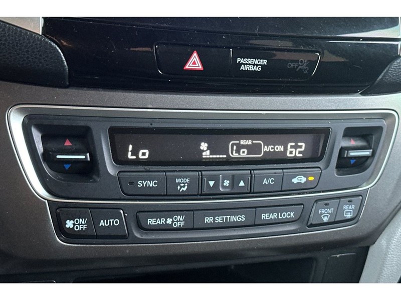 Honda Pilot Vehicle Full-screen Gallery Image 24