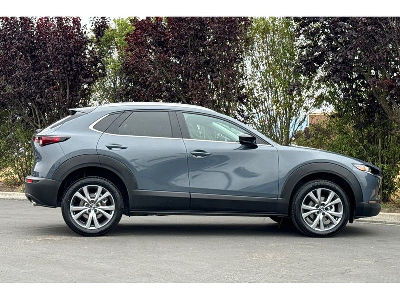 Mazda CX-30 Vehicle Full-screen Gallery Image 03