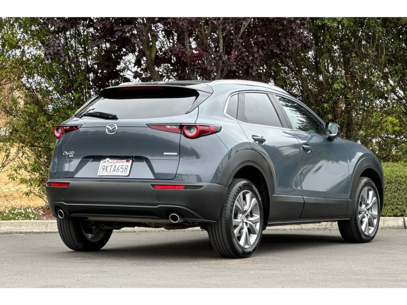 Mazda CX-30 Vehicle Full-screen Gallery Image 04