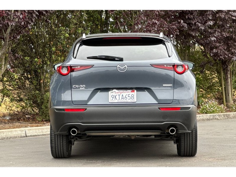 Mazda CX-30 Vehicle Full-screen Gallery Image 05
