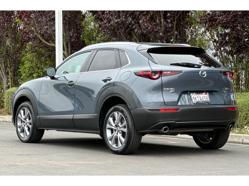 Mazda CX-30 Vehicle Full-screen Gallery Image 06