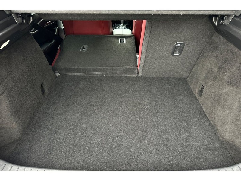Mazda CX-30 Vehicle Full-screen Gallery Image 16