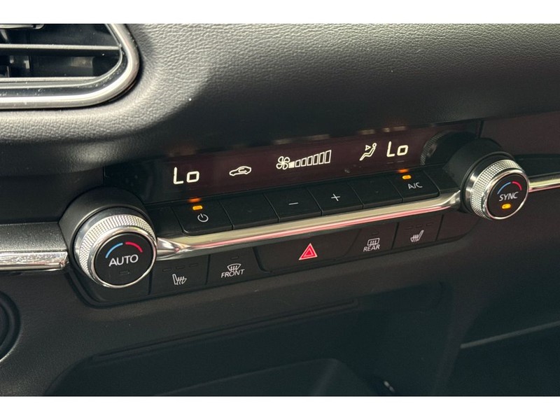 Mazda CX-30 Vehicle Full-screen Gallery Image 20