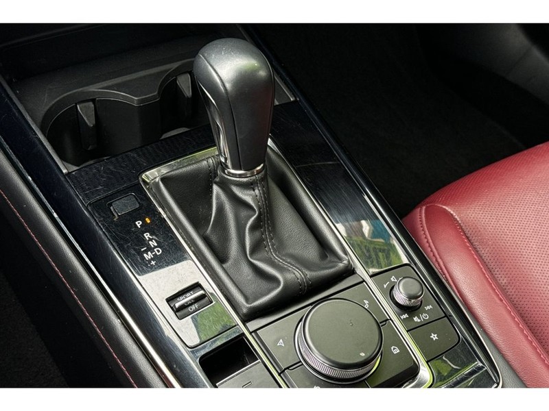 Mazda CX-30 Vehicle Full-screen Gallery Image 21