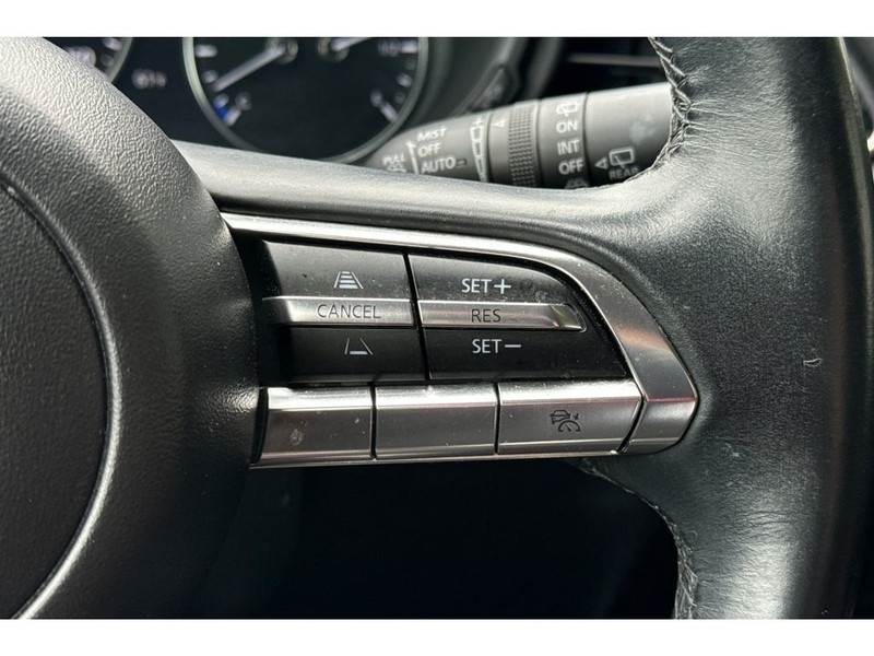 Mazda CX-30 Vehicle Full-screen Gallery Image 25