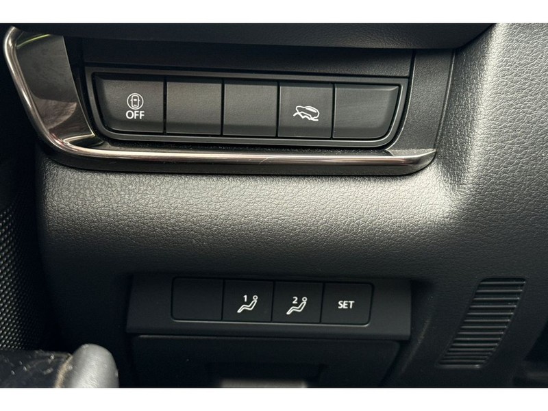 Mazda CX-30 Vehicle Full-screen Gallery Image 28
