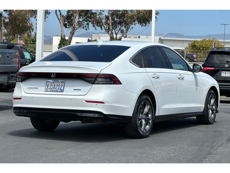 Honda Accord Hybrid Vehicle Full-screen Gallery Image 04